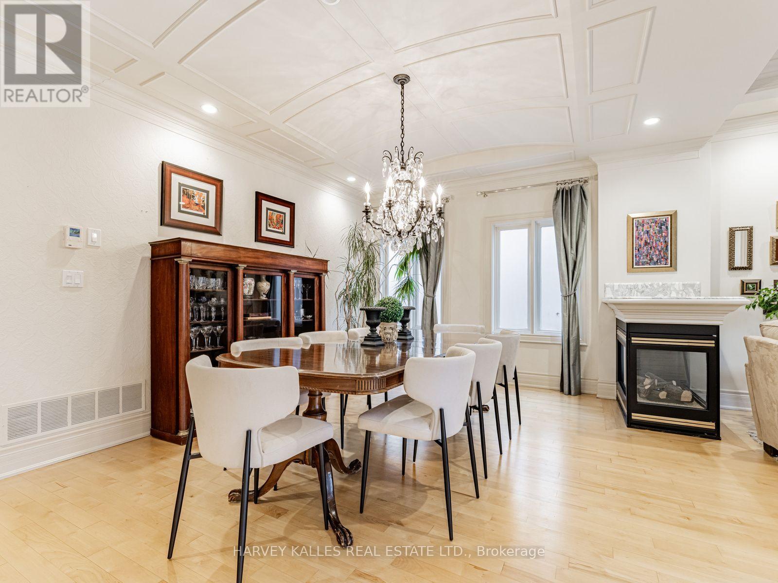 55 Viewmount Avenue, Toronto, Ontario M6B 1T2 - Photo 10 - C13786194