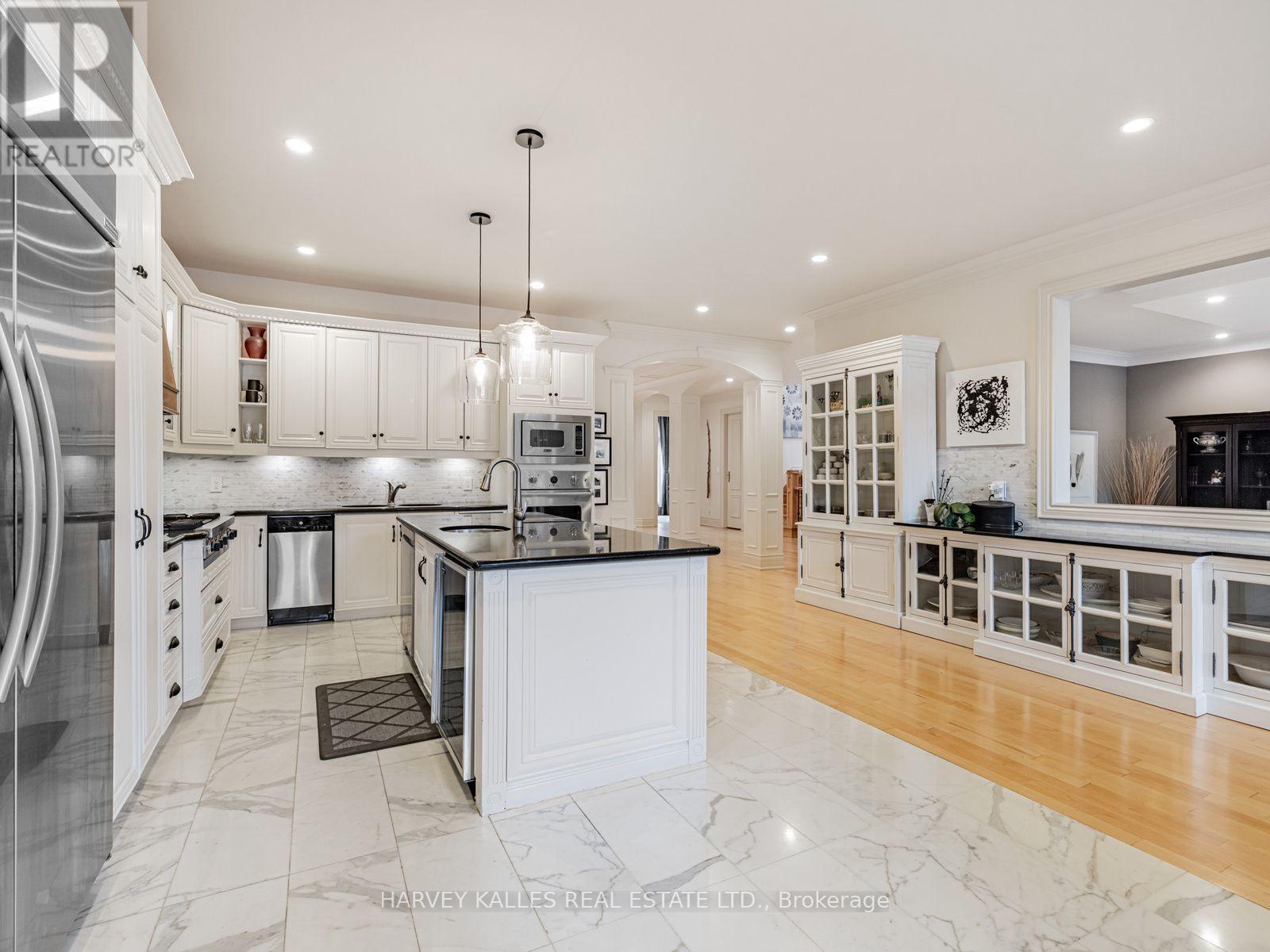 55 Viewmount Avenue, Toronto, Ontario M6B 1T2 - Photo 18 - C13786194