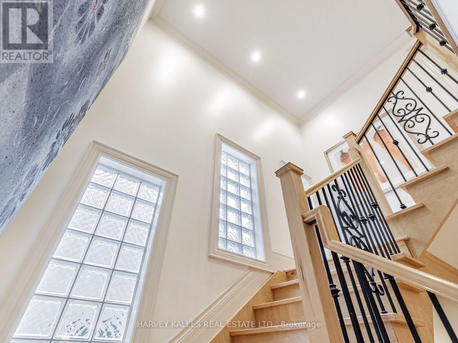 55 Viewmount Avenue, Toronto, Ontario M6B 1T2 - Photo 26 - C13786194