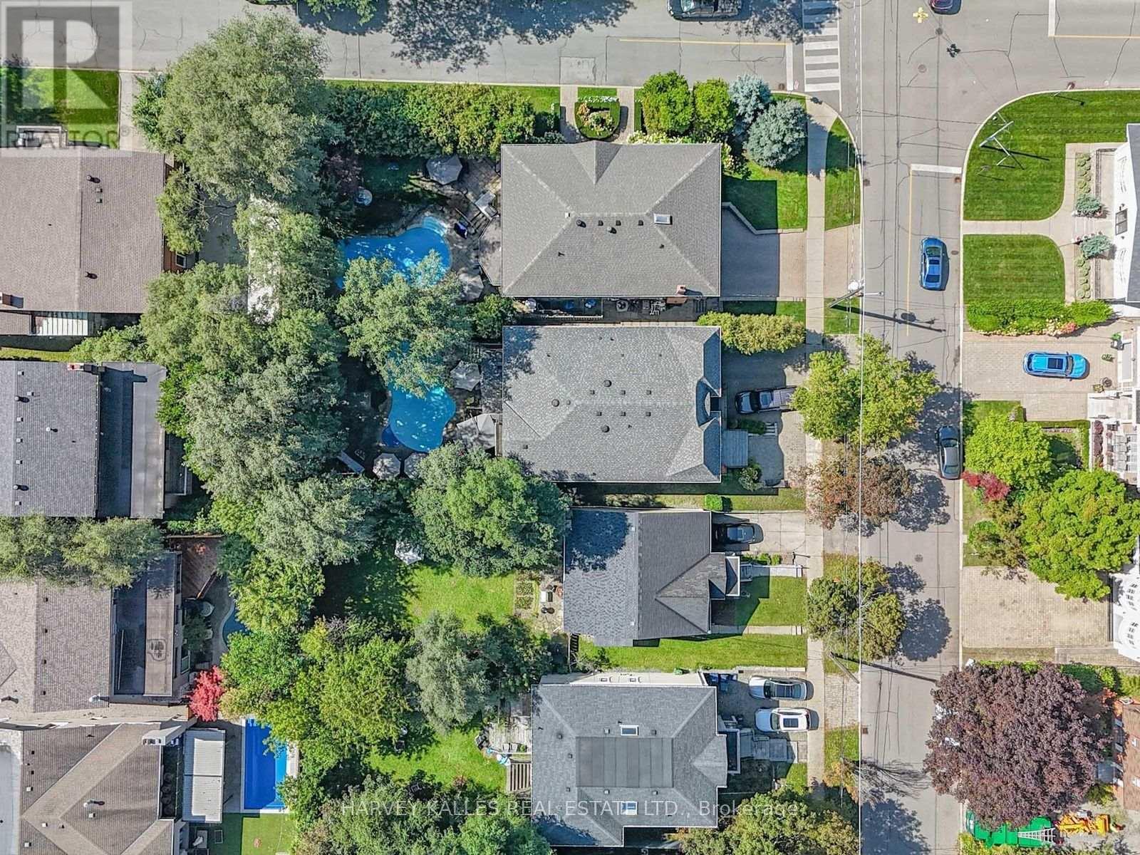 55 Viewmount Avenue, Toronto, Ontario M6B 1T2 - Photo 3 - C13786194