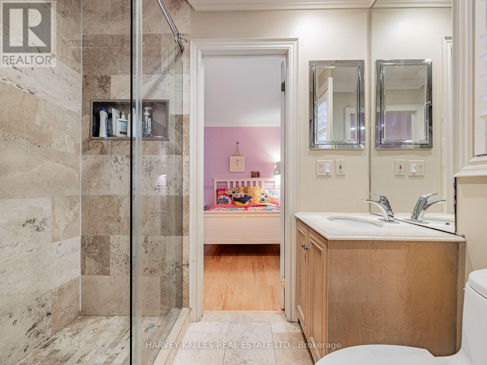 55 Viewmount Avenue, Toronto, Ontario M6B 1T2 - Photo 32 - C13786194