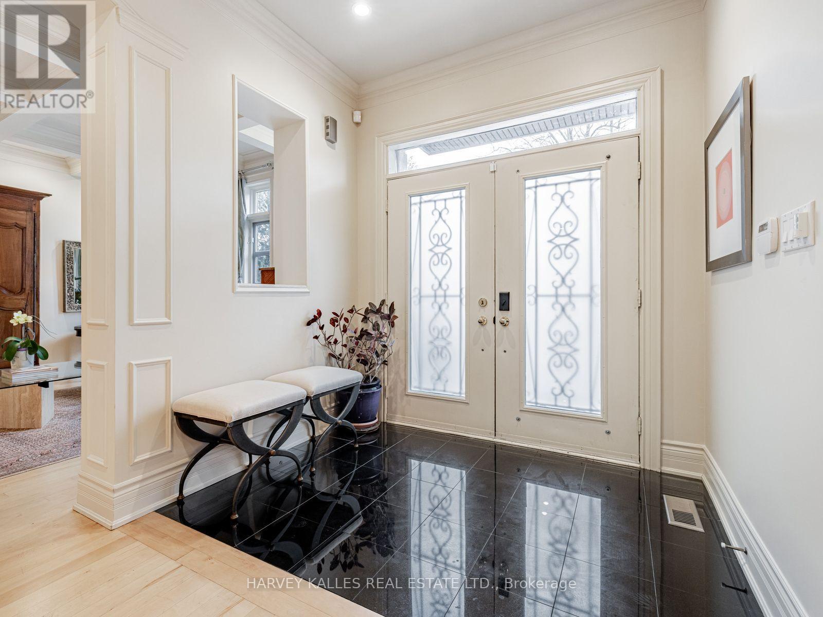 55 Viewmount Avenue, Toronto, Ontario M6B 1T2 - Photo 6 - C13786194