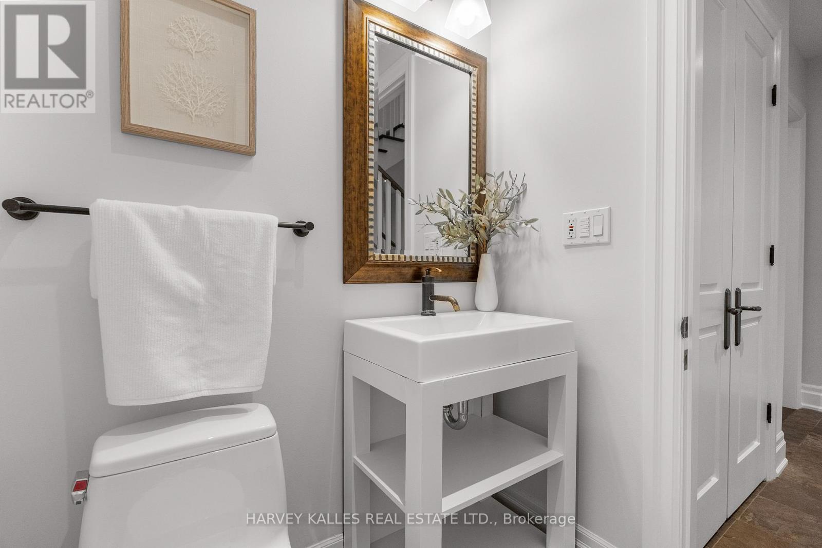 121 Johnston Avenue, Toronto, Ontario  M2N 1H1 - Photo 15 - C13786852