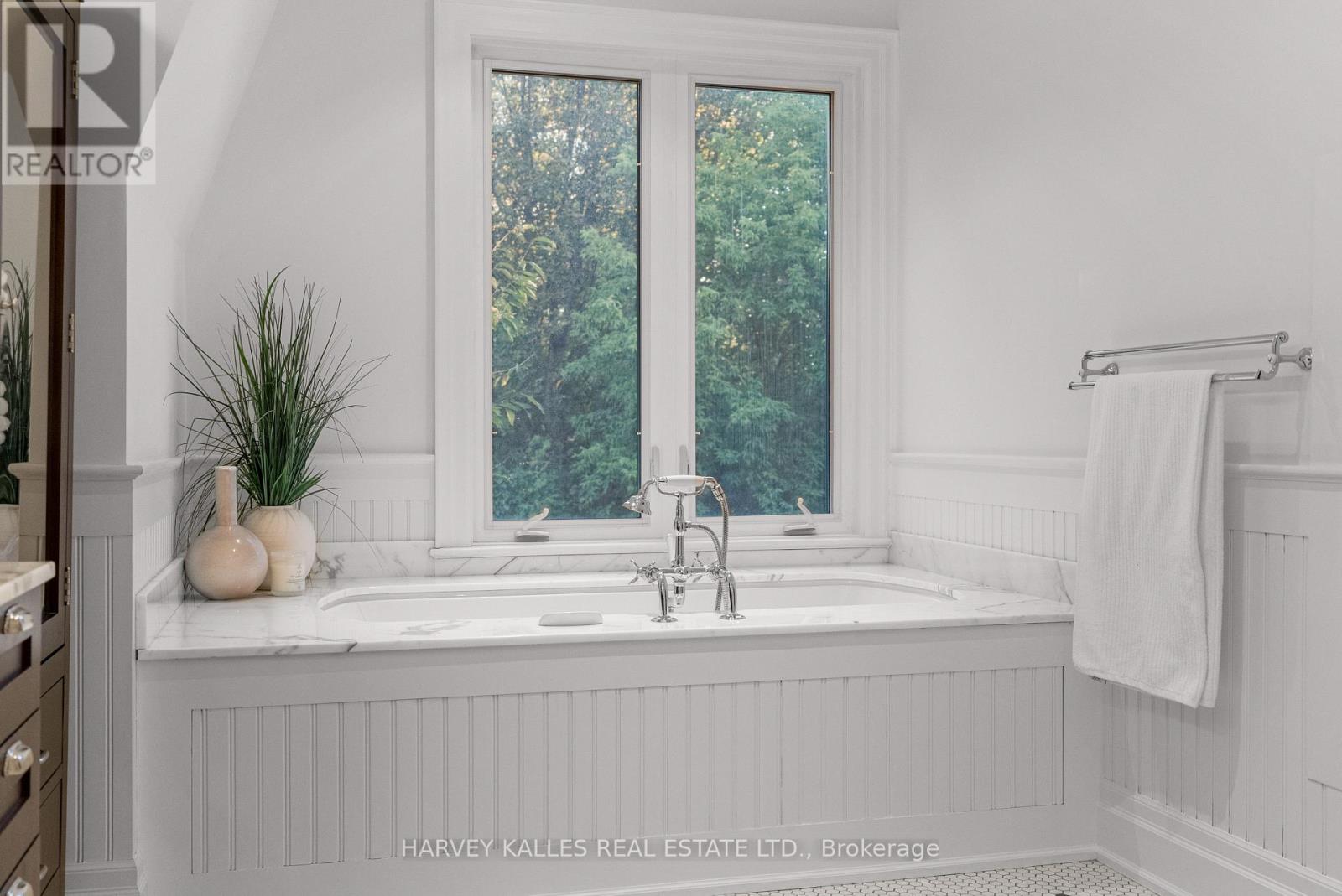 121 Johnston Avenue, Toronto, Ontario  M2N 1H1 - Photo 26 - C13786852