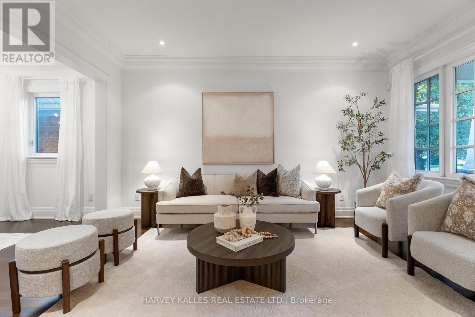 121 Johnston Avenue, Toronto, Ontario  M2N 1H1 - Photo 3 - C13786852