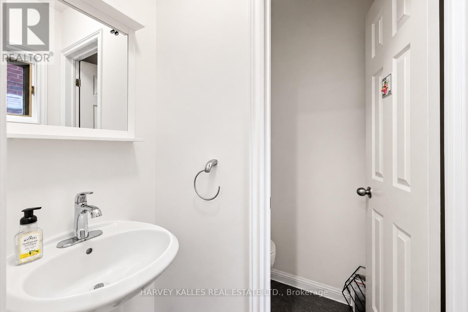 52 Park Hill Road, Toronto, Ontario M6C 3N1 - Photo 12 - C13787200