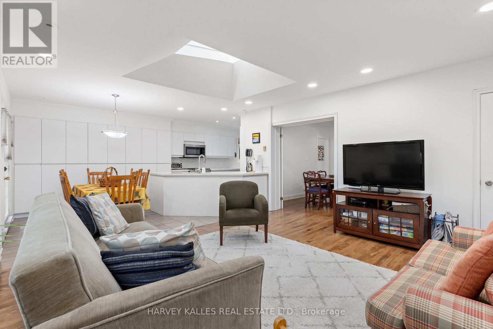 52 Park Hill Road, Toronto, Ontario M6C 3N1 - Photo 13 - C13787200