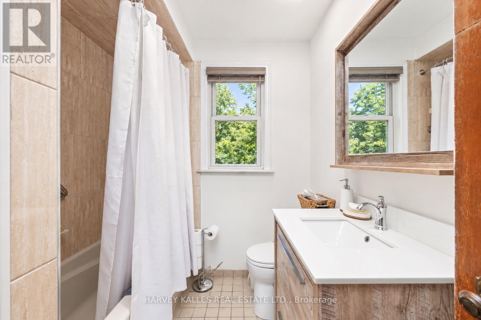 52 Park Hill Road, Toronto, Ontario M6C 3N1 - Photo 24 - C13787200