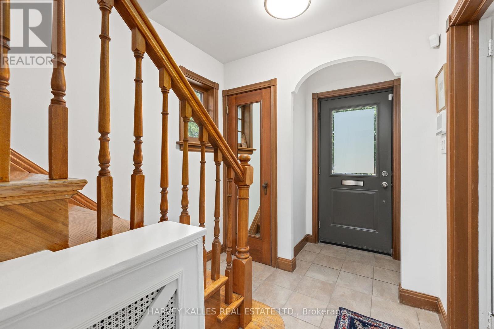 52 Park Hill Road, Toronto, Ontario M6C 3N1 - Photo 4 - C13787200