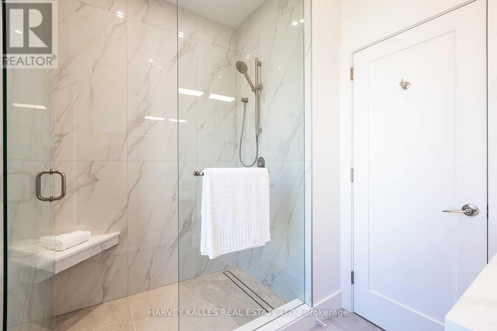 165r Wychwood Avenue, Toronto, Ontario M6C 2T4 - Photo 21 - C13790844