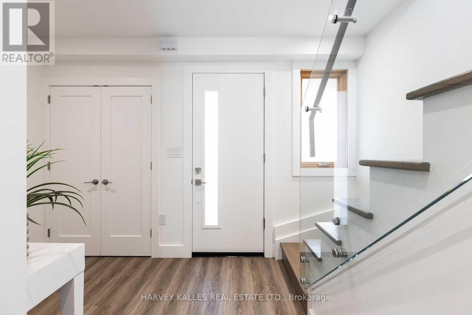 165r Wychwood Avenue, Toronto, Ontario M6C 2T4 - Photo 3 - C13790844