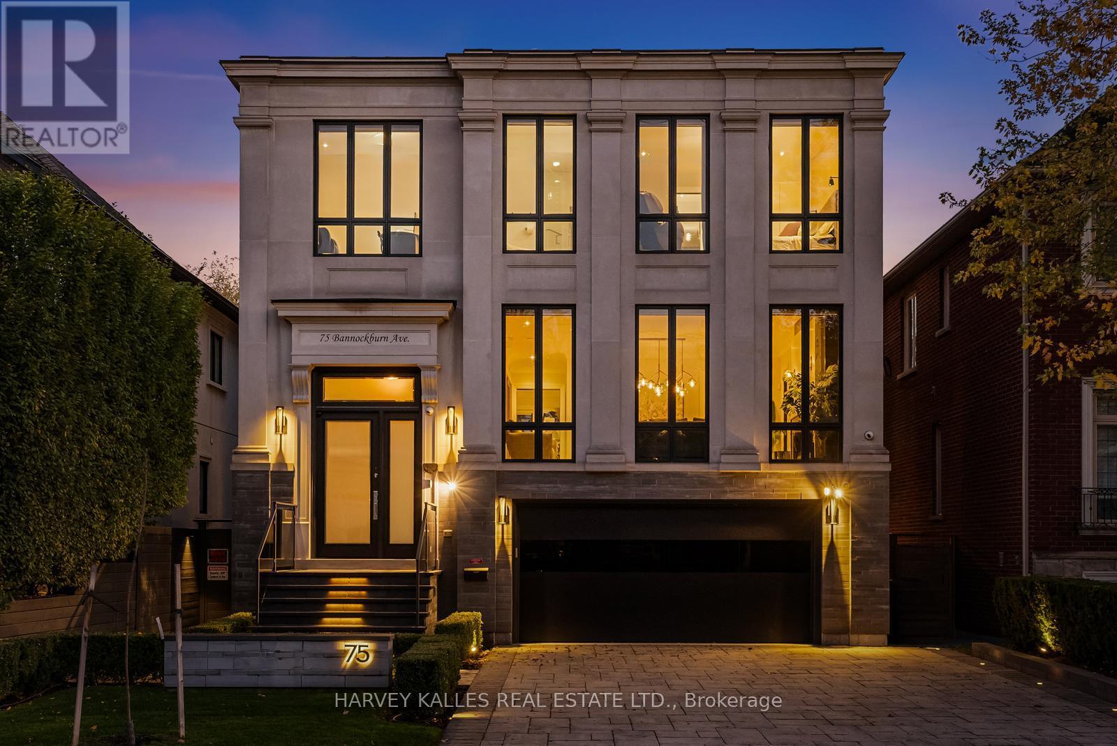 75 BANNOCKBURN AVENUE, Toronto, Ontario