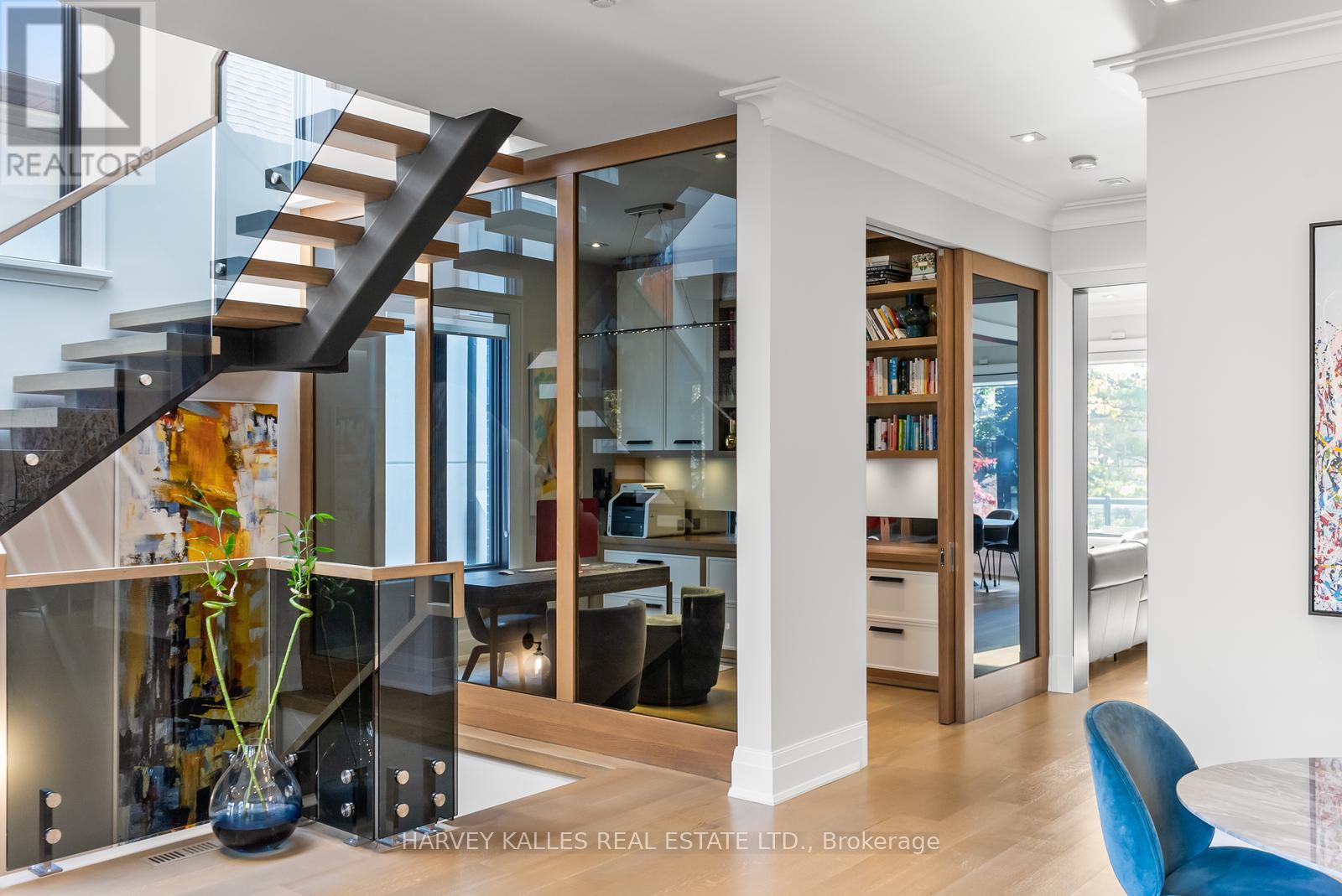 75 Bannockburn Avenue, Toronto, Ontario  M5M 2M9 - Photo 11 - C13792464