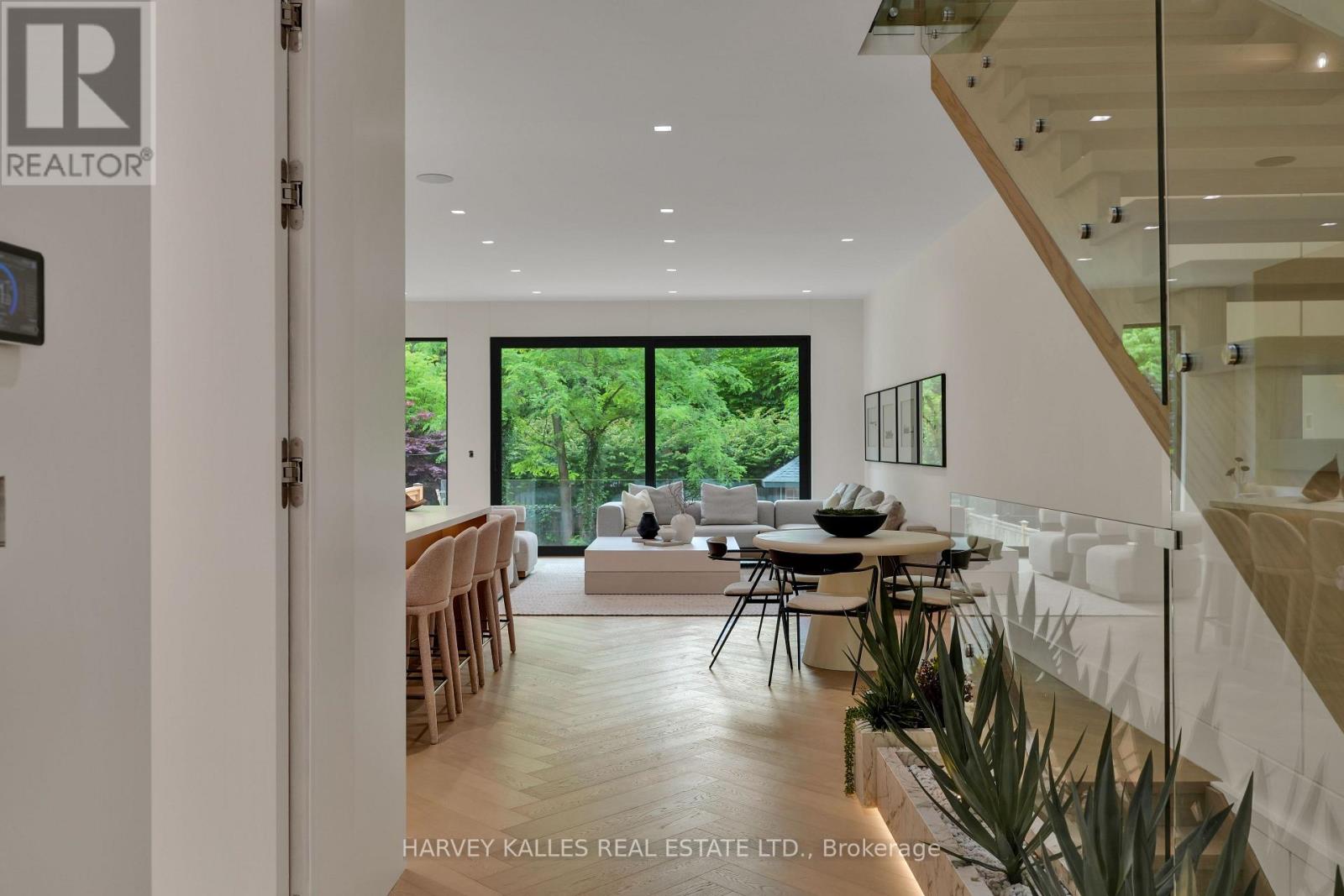 108 Heath Street W, Toronto, Ontario  M4V 1T6 - Photo 8 - C13793092