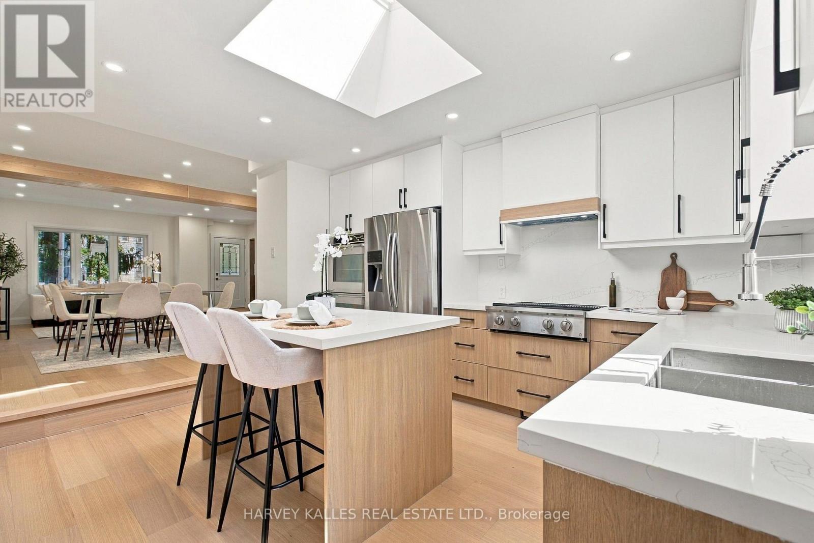547 Melrose Avenue, Toronto, Ontario M5M 2A4 - Photo 15 - C13793344