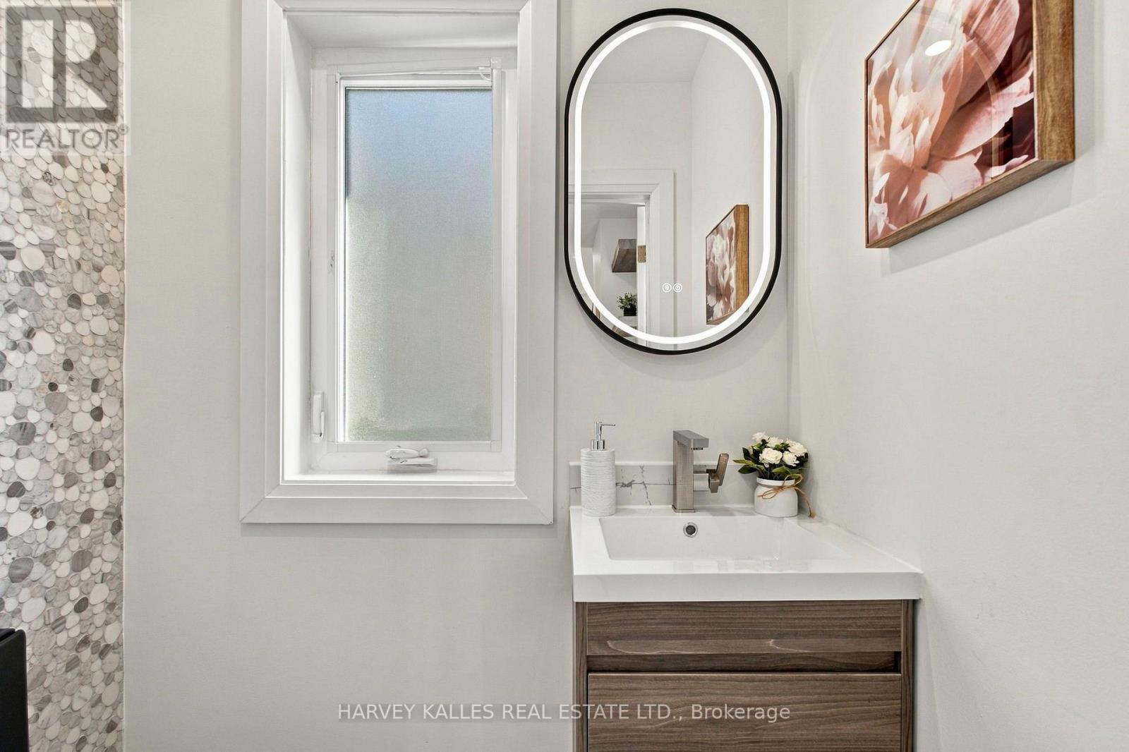 547 Melrose Avenue, Toronto, Ontario M5M 2A4 - Photo 16 - C13793344