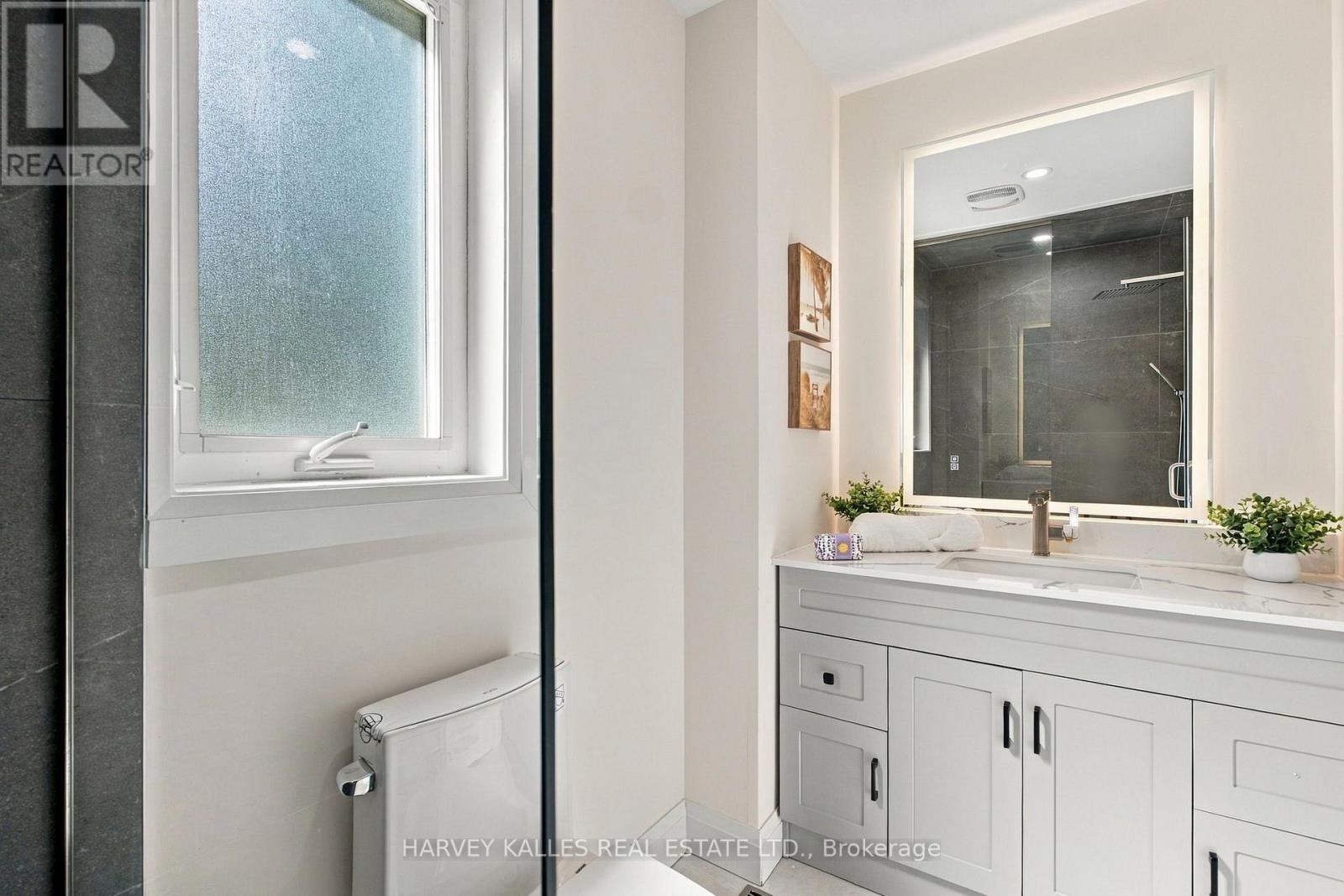 547 Melrose Avenue, Toronto, Ontario M5M 2A4 - Photo 25 - C13793344