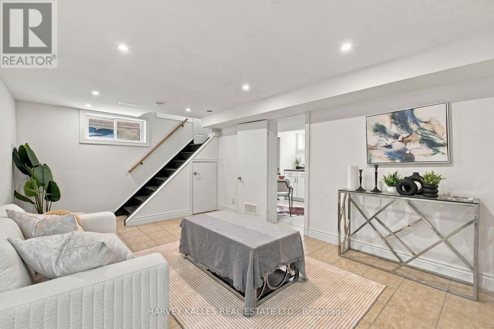 547 Melrose Avenue, Toronto, Ontario M5M 2A4 - Photo 29 - C13793344