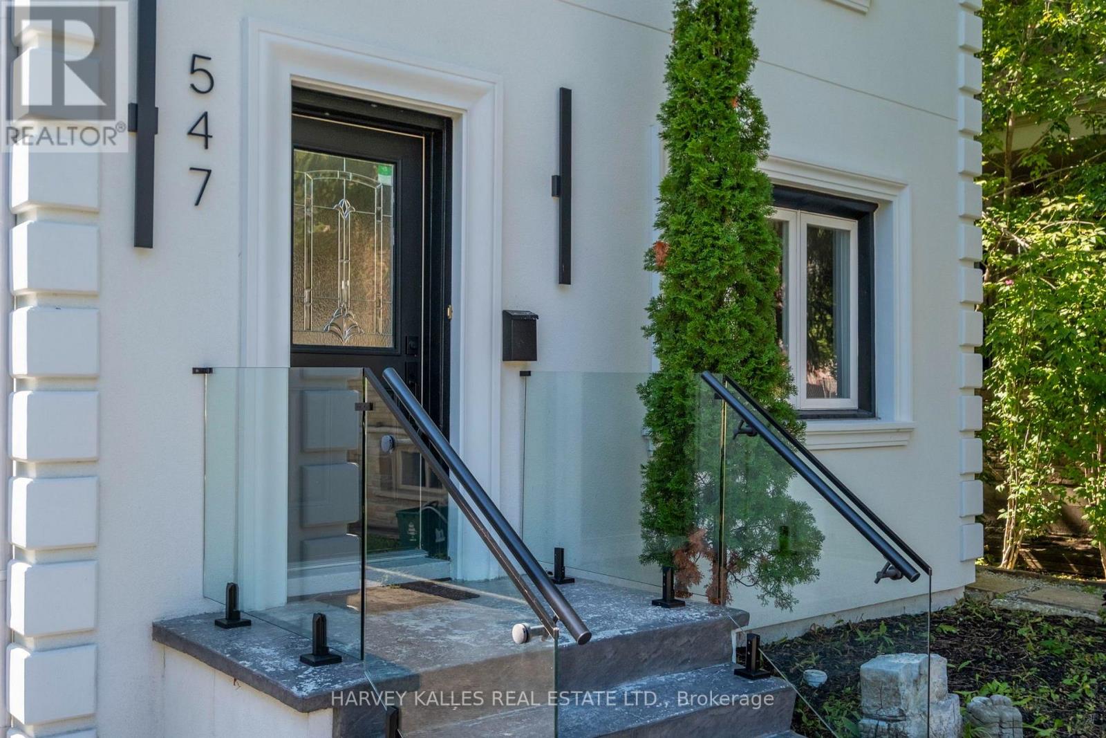 547 Melrose Avenue, Toronto, Ontario M5M 2A4 - Photo 3 - C13793344