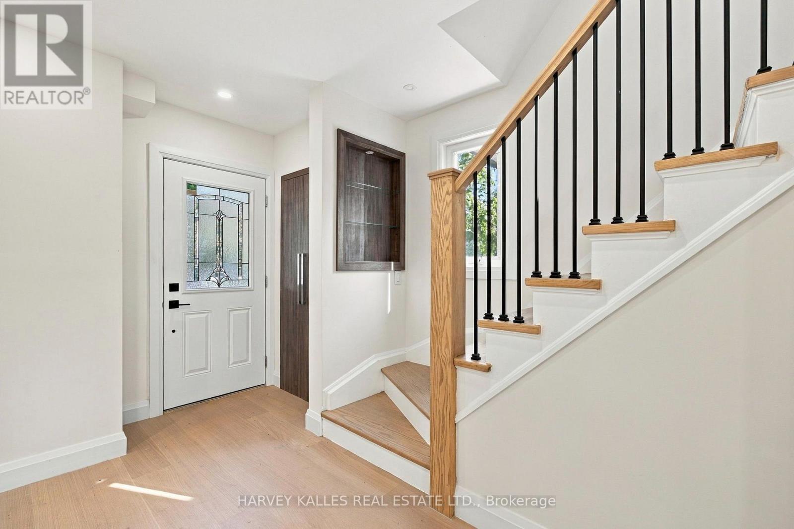 547 Melrose Avenue, Toronto, Ontario M5M 2A4 - Photo 4 - C13793344