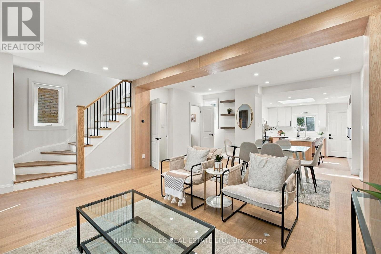 547 Melrose Avenue, Toronto, Ontario M5M 2A4 - Photo 8 - C13793344