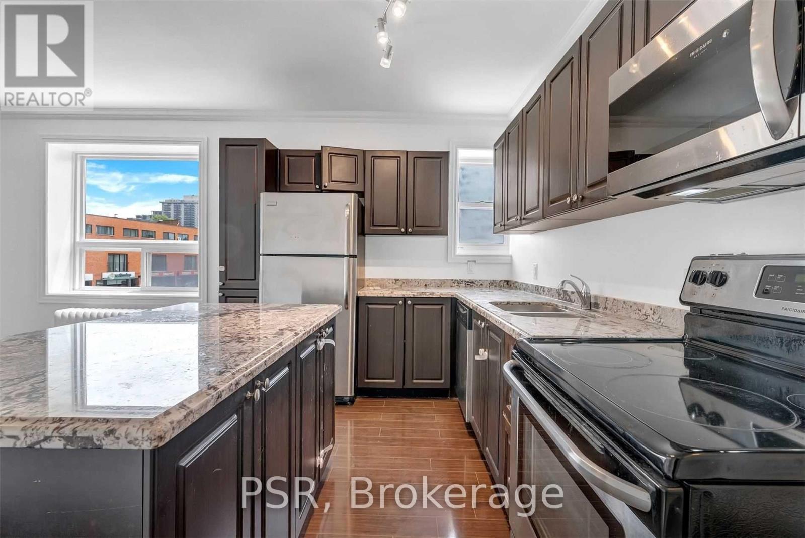 1 - 2 CRAIGHURST AVENUE, Toronto, Ontario