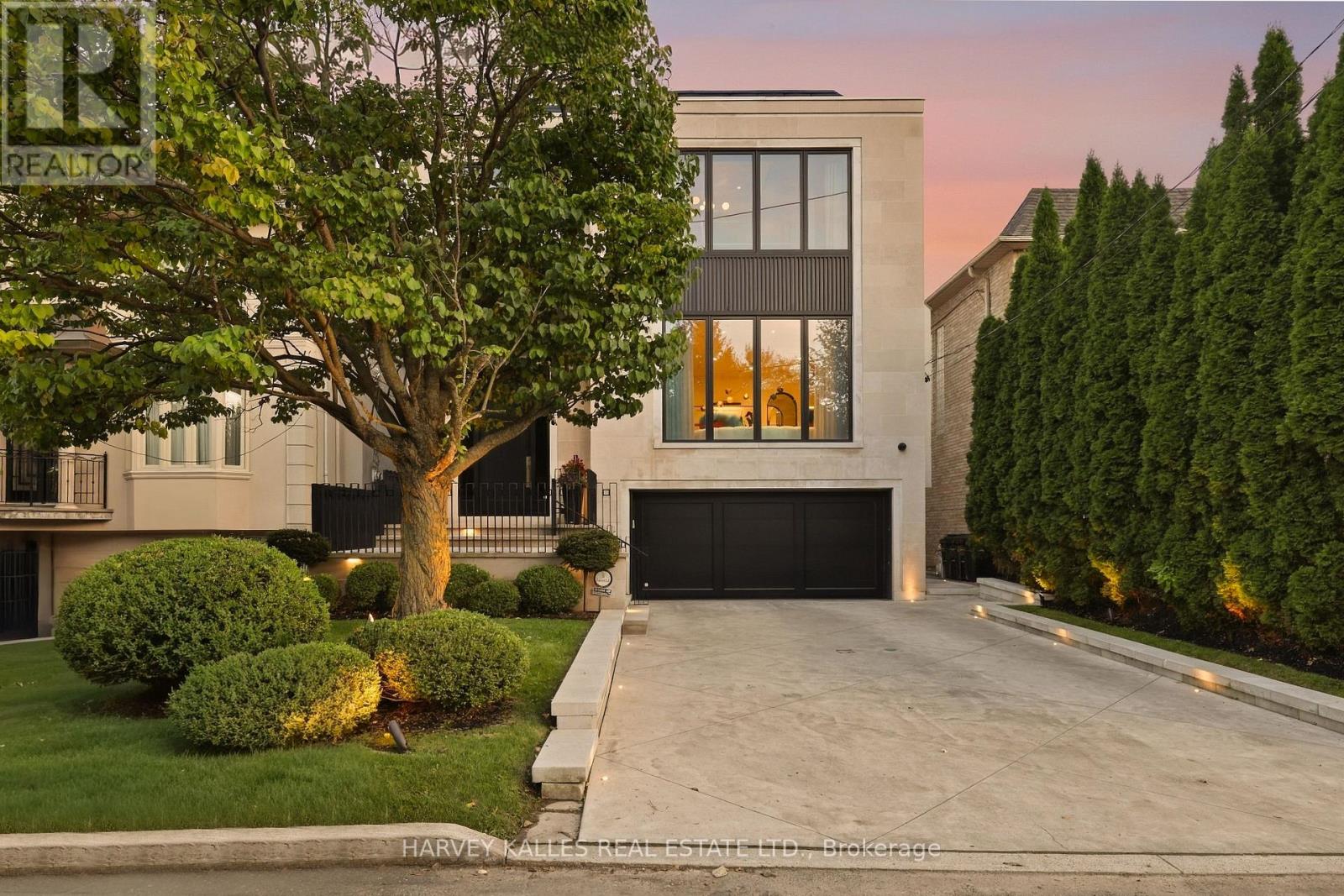 363 BEDFORD PARK AVENUE, Toronto, Ontario