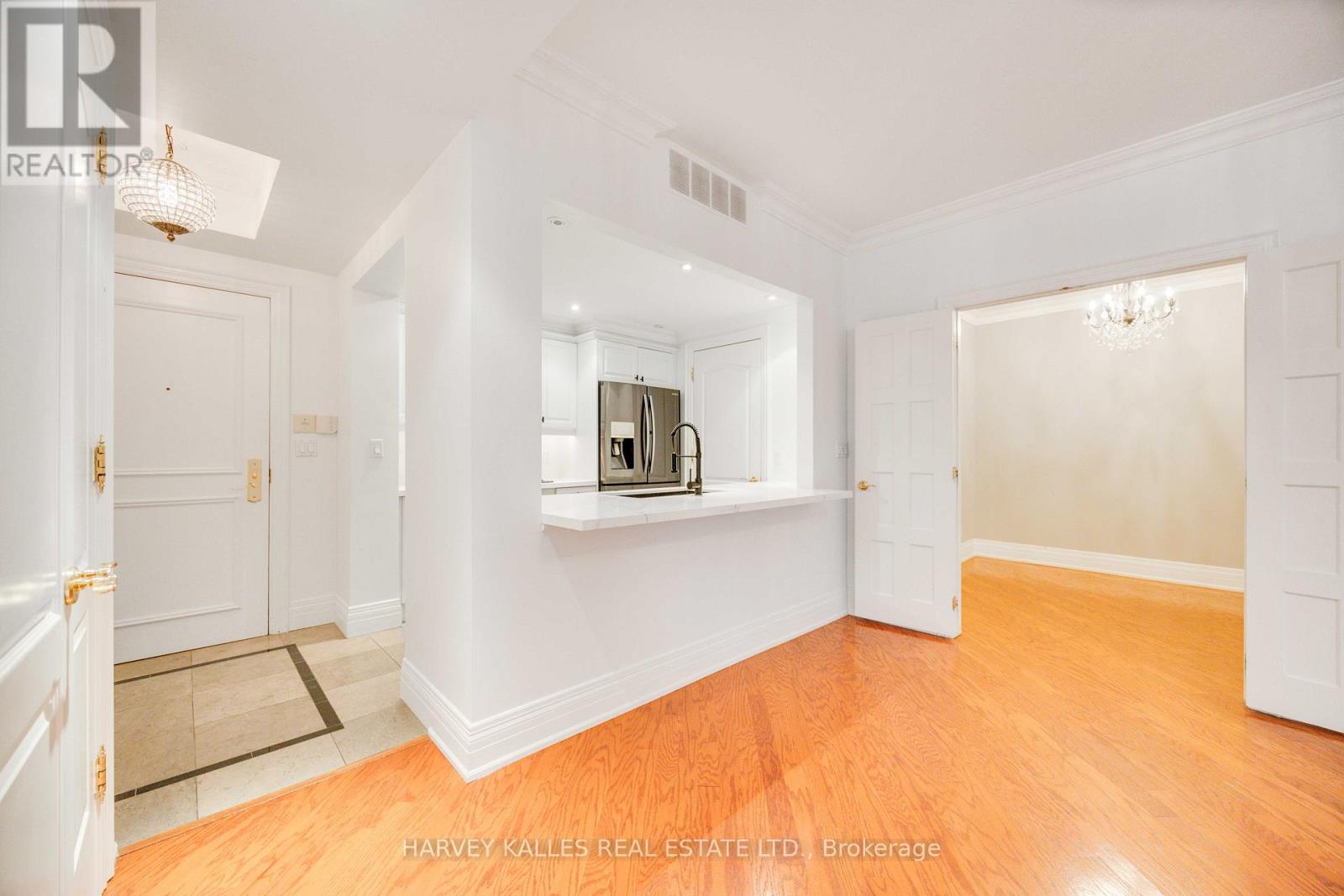 201 - 33 Delisle Avenue, Toronto, Ontario  M4V 3C7 - Photo 4 - C13796002