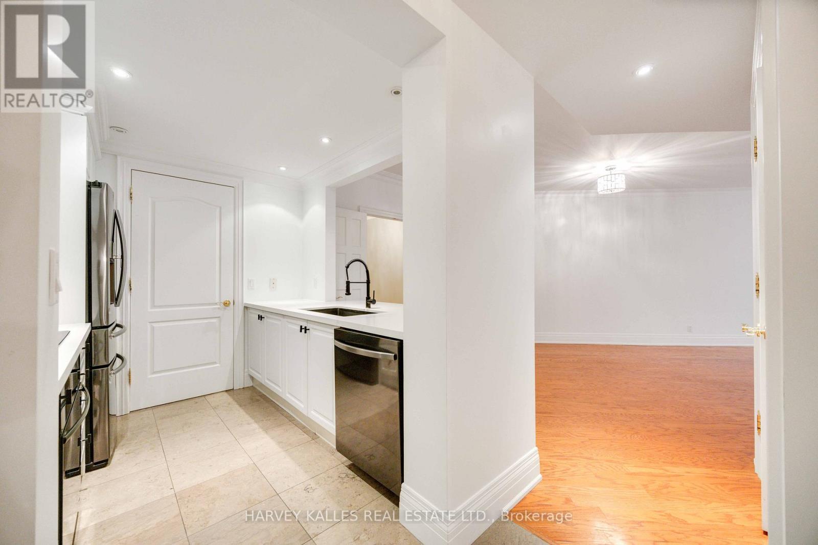 201 - 33 Delisle Avenue, Toronto, Ontario  M4V 3C7 - Photo 7 - C13796002