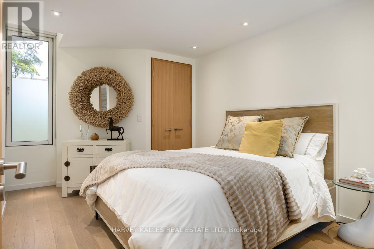 5 Relmar Road, Toronto, Ontario M5P 2Y4 - Photo 19 - C13797024