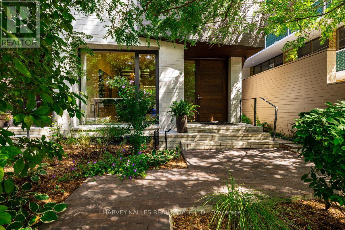 5 Relmar Road, Toronto, Ontario M5P 2Y4 - Photo 2 - C13797024