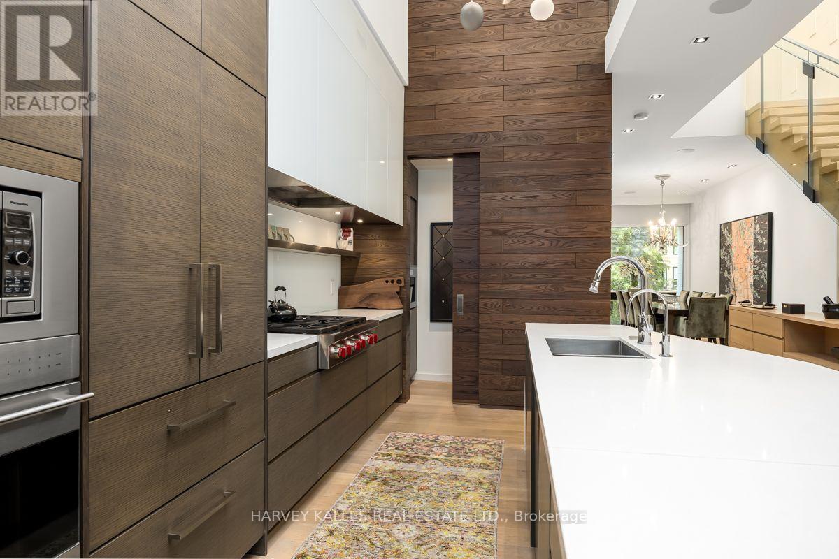 5 Relmar Road, Toronto, Ontario M5P 2Y4 - Photo 8 - C13797024