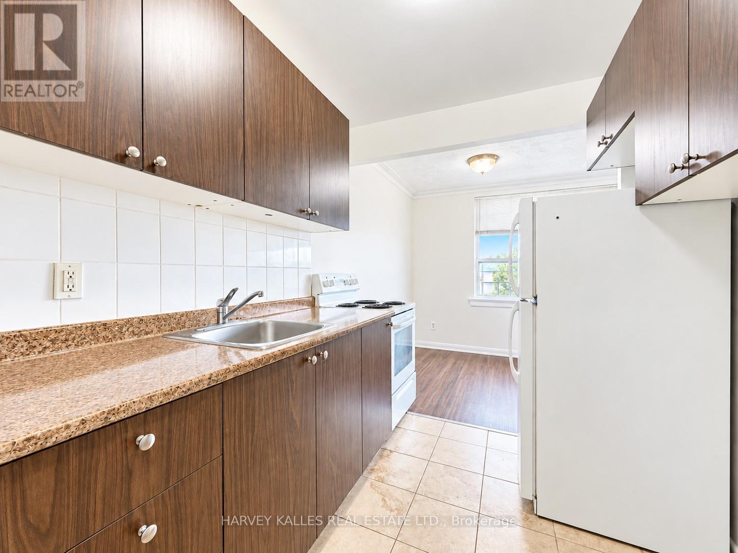402 - 1490 Eglinton Avenue W, Toronto, Ontario  M6E 2G5 - Photo 7 - W13798440