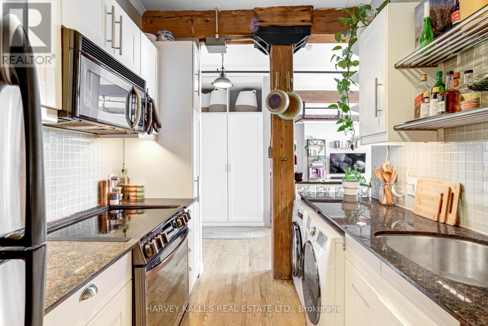 304 - 24 Noble Street, Toronto, Ontario  M6K 2C8 - Photo 9 - W13799174