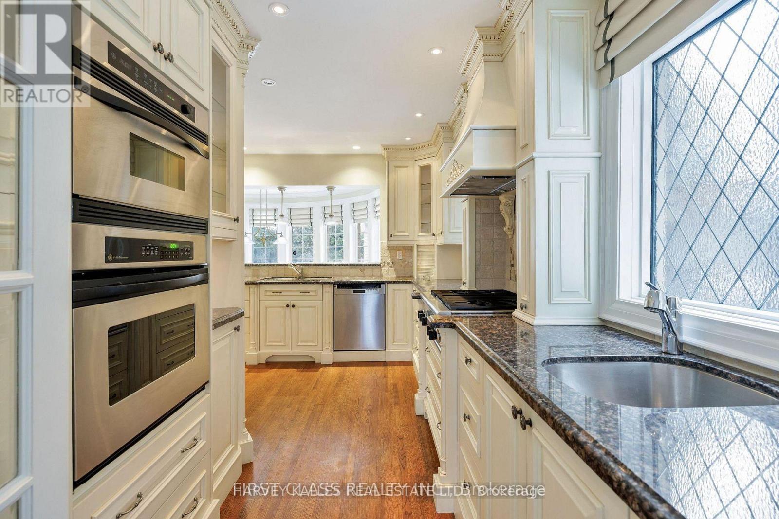 80 Douglas Drive, Toronto, Ontario  M4W 2B4 - Photo 17 - C13800120