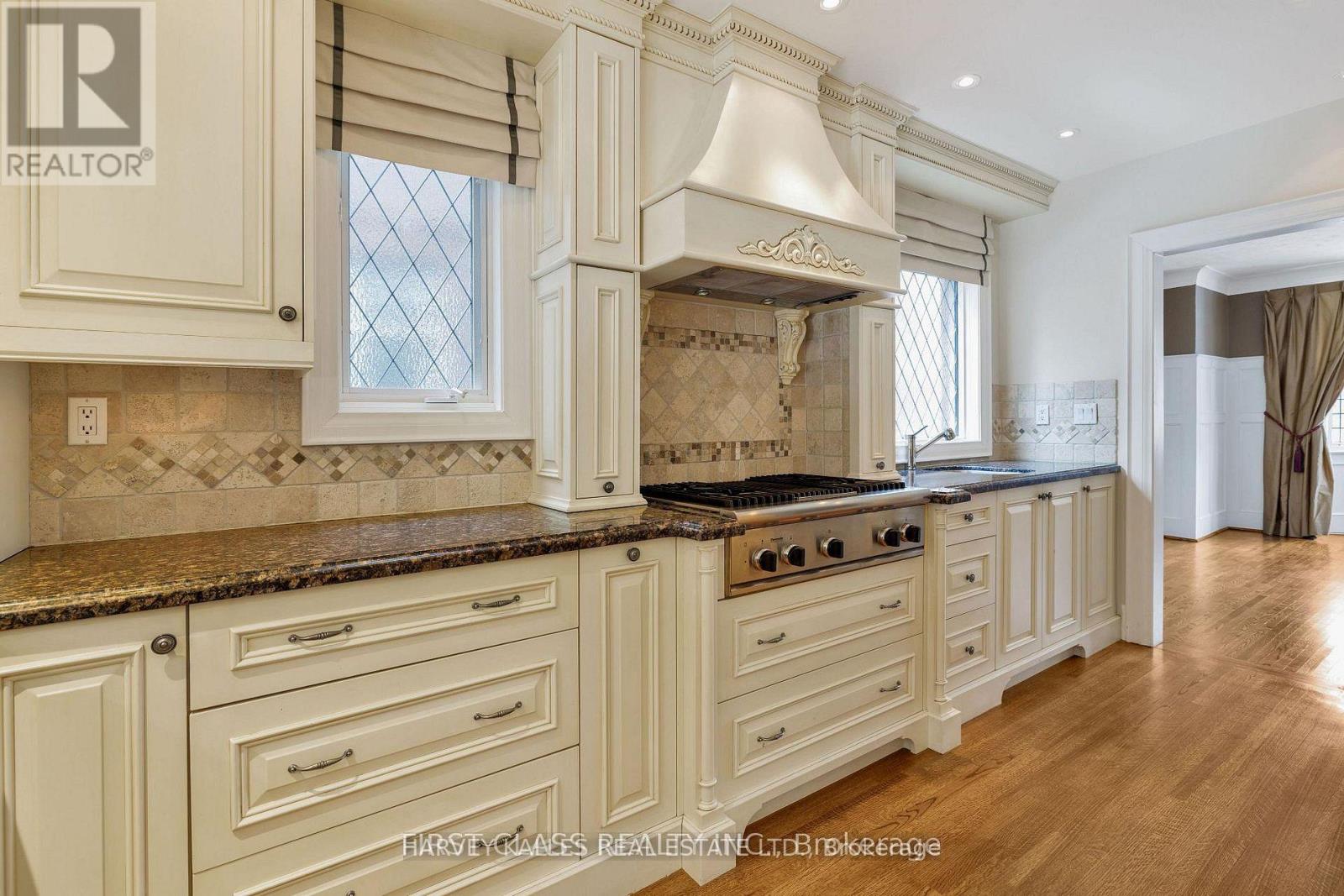 80 Douglas Drive, Toronto, Ontario  M4W 2B4 - Photo 19 - C13800120