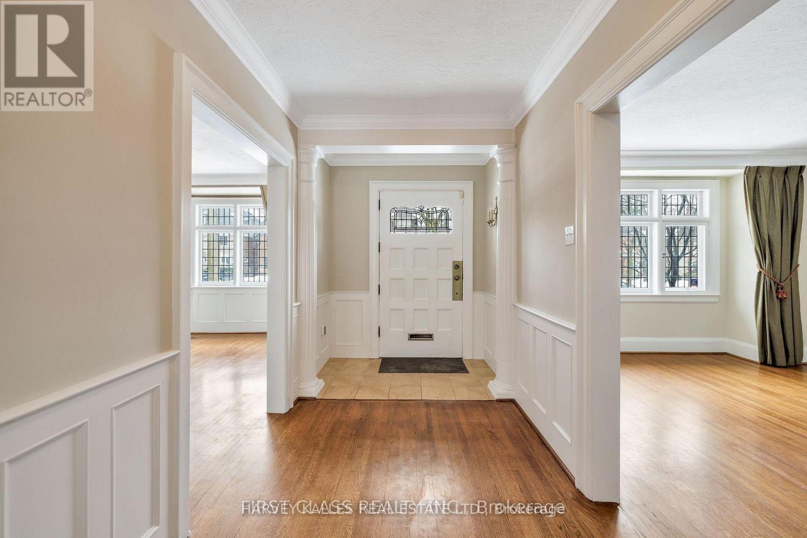 80 Douglas Drive, Toronto, Ontario  M4W 2B4 - Photo 2 - C13800120