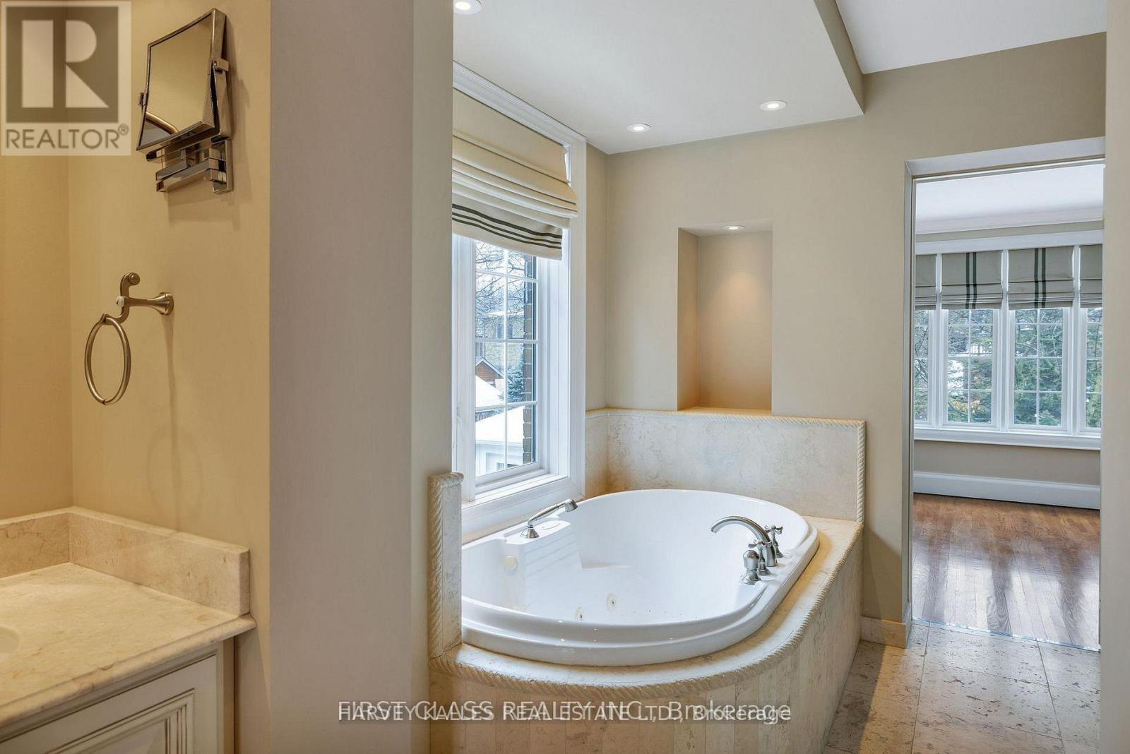 80 Douglas Drive, Toronto, Ontario  M4W 2B4 - Photo 24 - C13800120