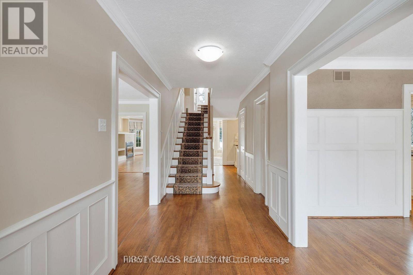 80 Douglas Drive, Toronto, Ontario  M4W 2B4 - Photo 3 - C13800120