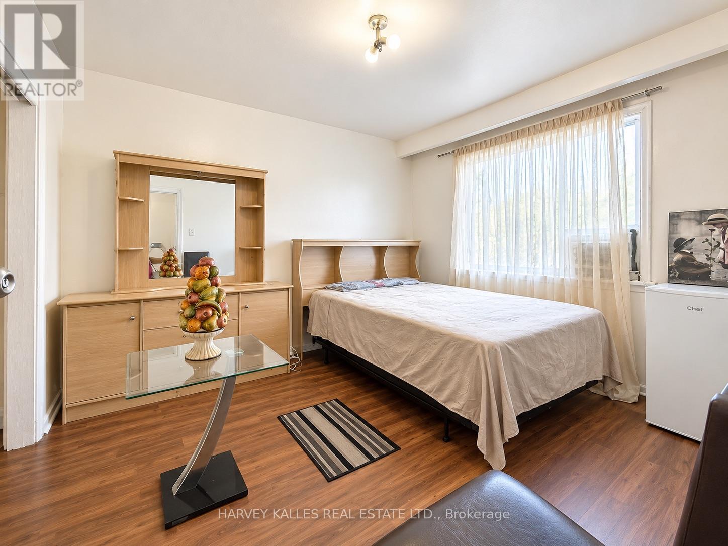 Room # 4 - 8 Medford Avenue, Toronto, Ontario M1L 4G2 - Photo 5 - E13801534