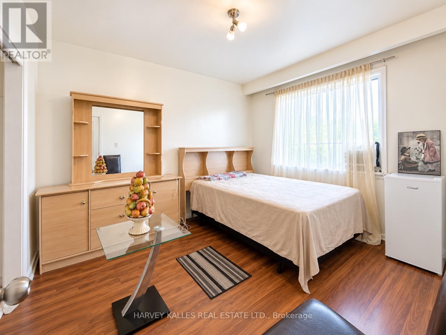 Room # 4 - 8 Medford Avenue, Toronto, Ontario M1L 4G2 - Photo 6 - E13801534