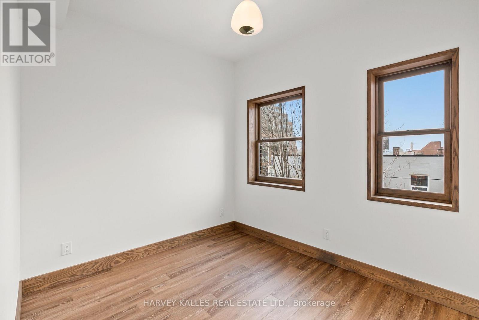 One - 663 Greenwood Avenue, Toronto, Ontario M4J 4B3 - Photo 13 - E13803548