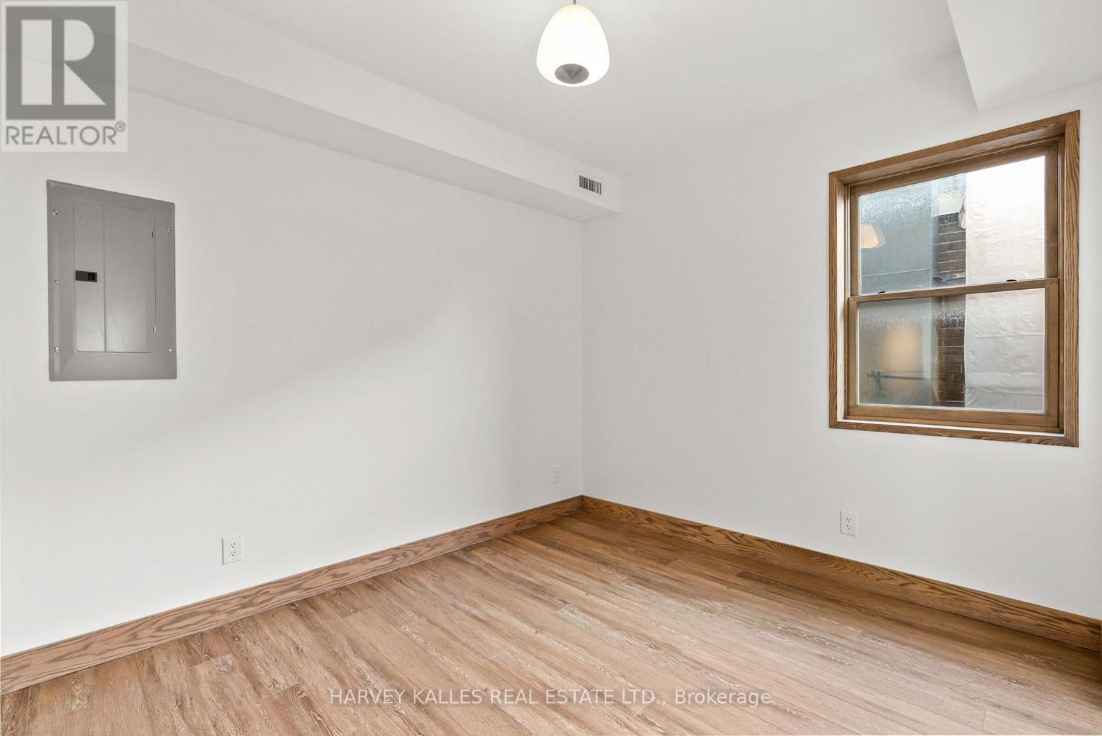 One - 663 Greenwood Avenue, Toronto, Ontario M4J 4B3 - Photo 17 - E13803548