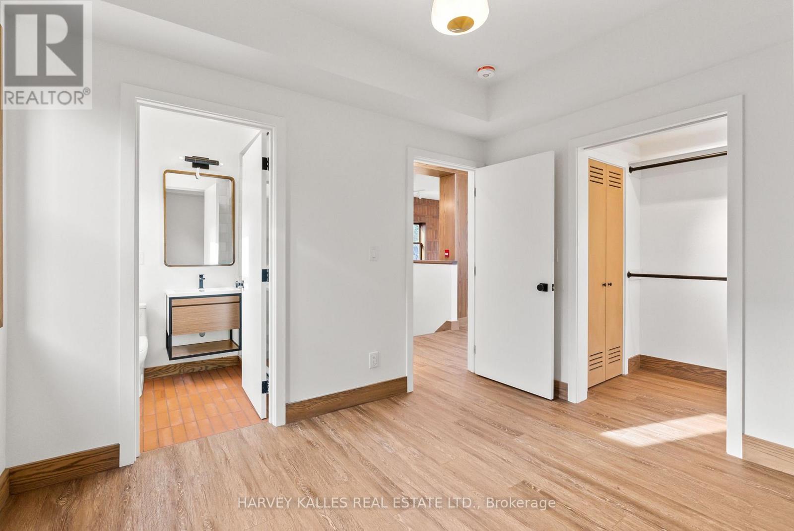 One - 663 Greenwood Avenue, Toronto, Ontario M4J 4B3 - Photo 18 - E13803548