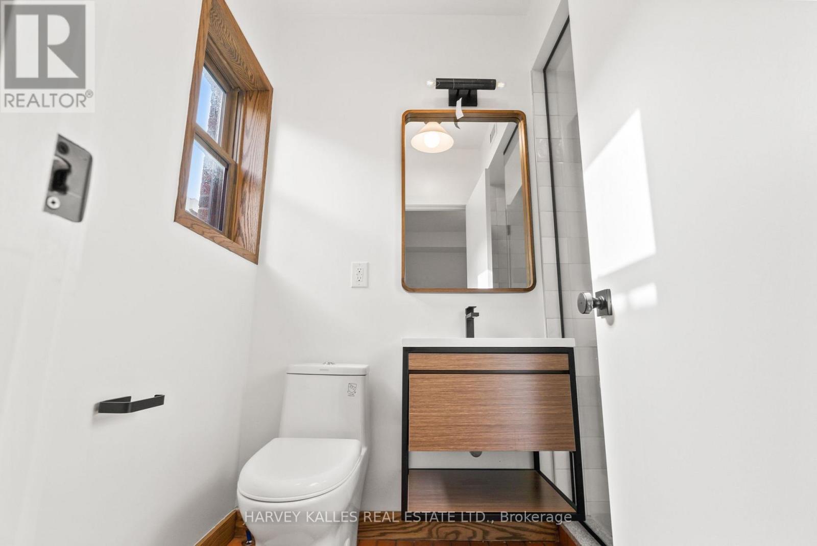 One - 663 Greenwood Avenue, Toronto, Ontario M4J 4B3 - Photo 19 - E13803548