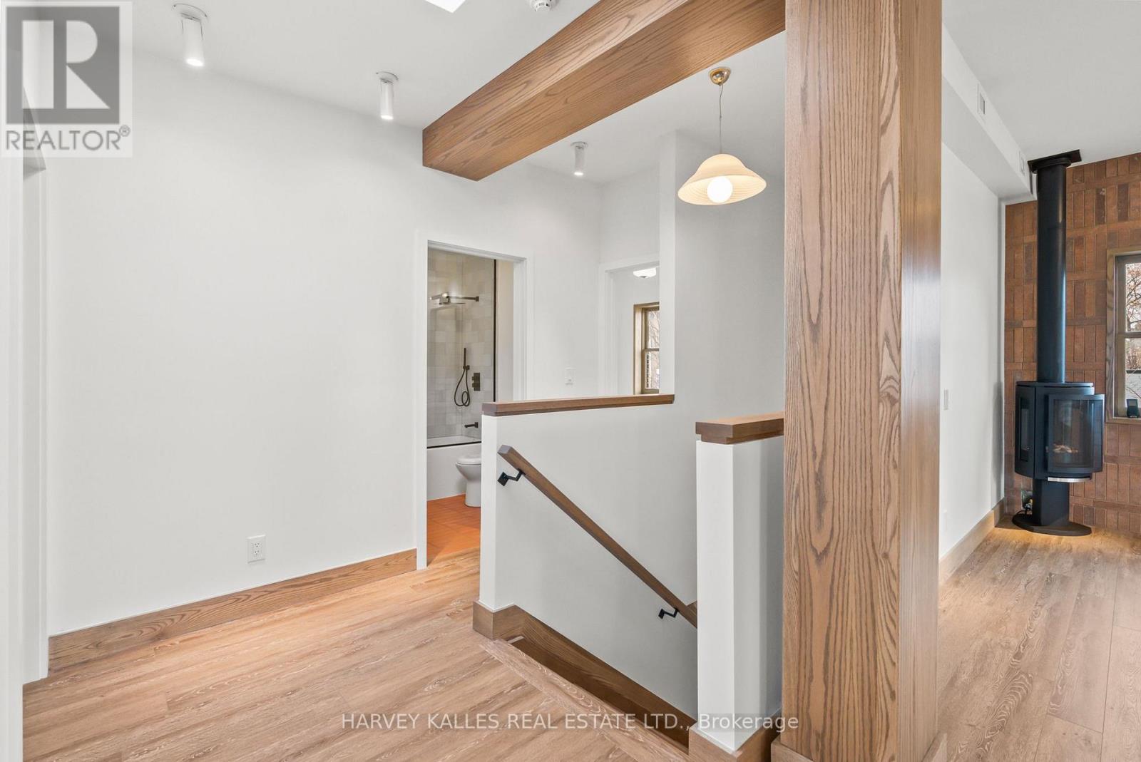 One - 663 Greenwood Avenue, Toronto, Ontario M4J 4B3 - Photo 21 - E13803548