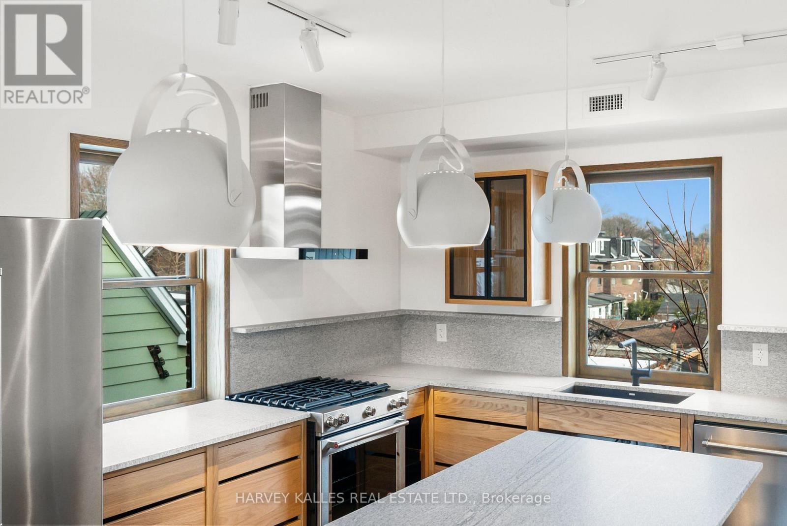 One - 663 Greenwood Avenue, Toronto, Ontario M4J 4B3 - Photo 29 - E13803548
