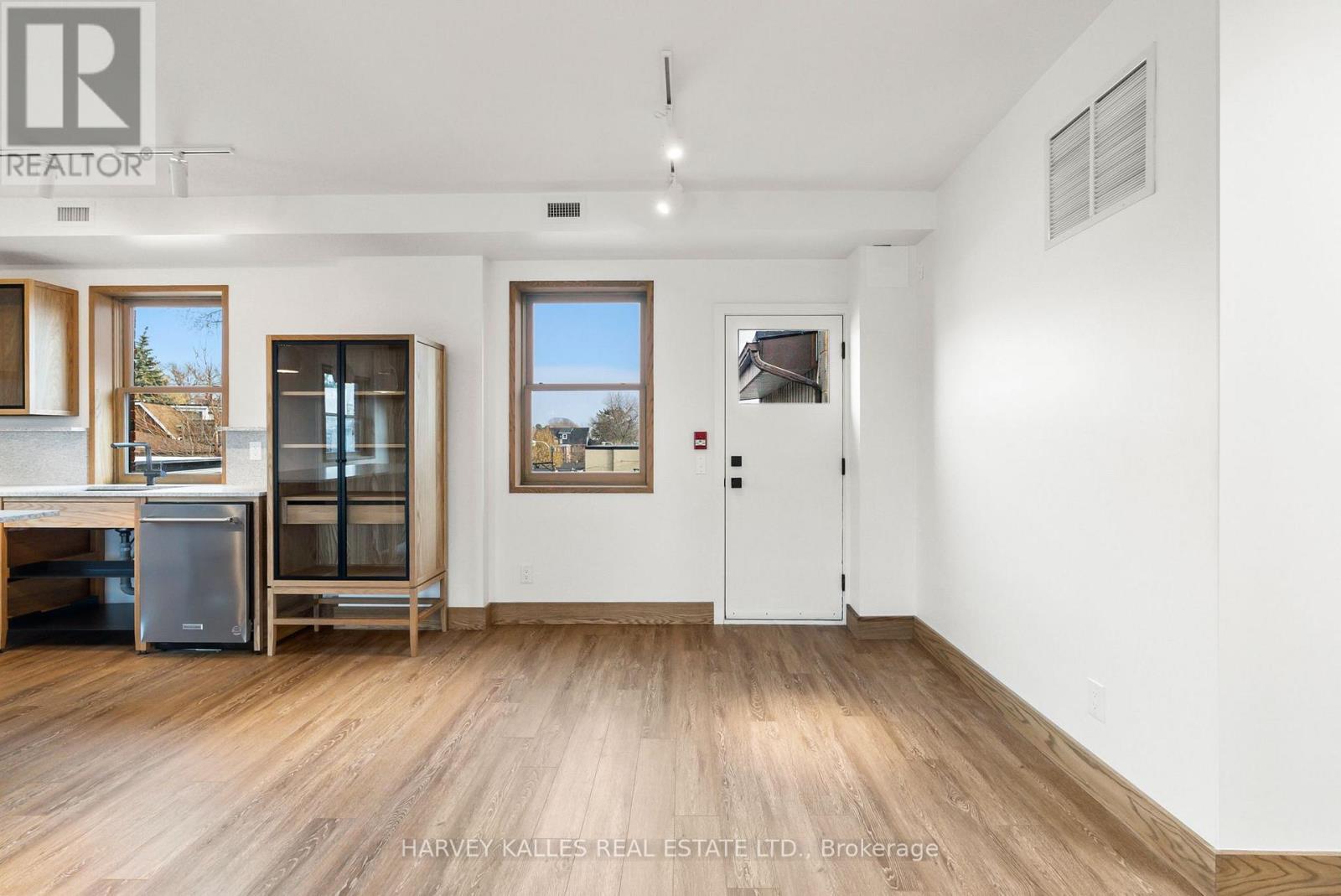 One - 663 Greenwood Avenue, Toronto, Ontario M4J 4B3 - Photo 30 - E13803548