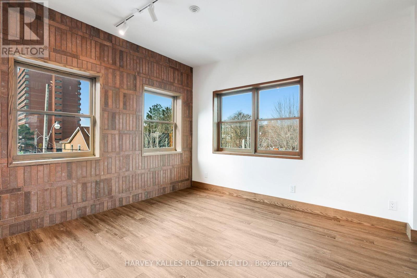 One - 663 Greenwood Avenue, Toronto, Ontario M4J 4B3 - Photo 34 - E13803548