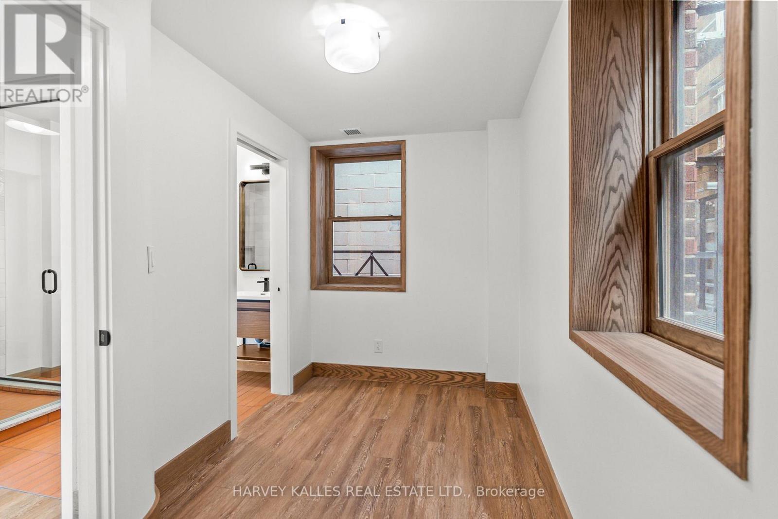 One - 663 Greenwood Avenue, Toronto, Ontario M4J 4B3 - Photo 6 - E13803548